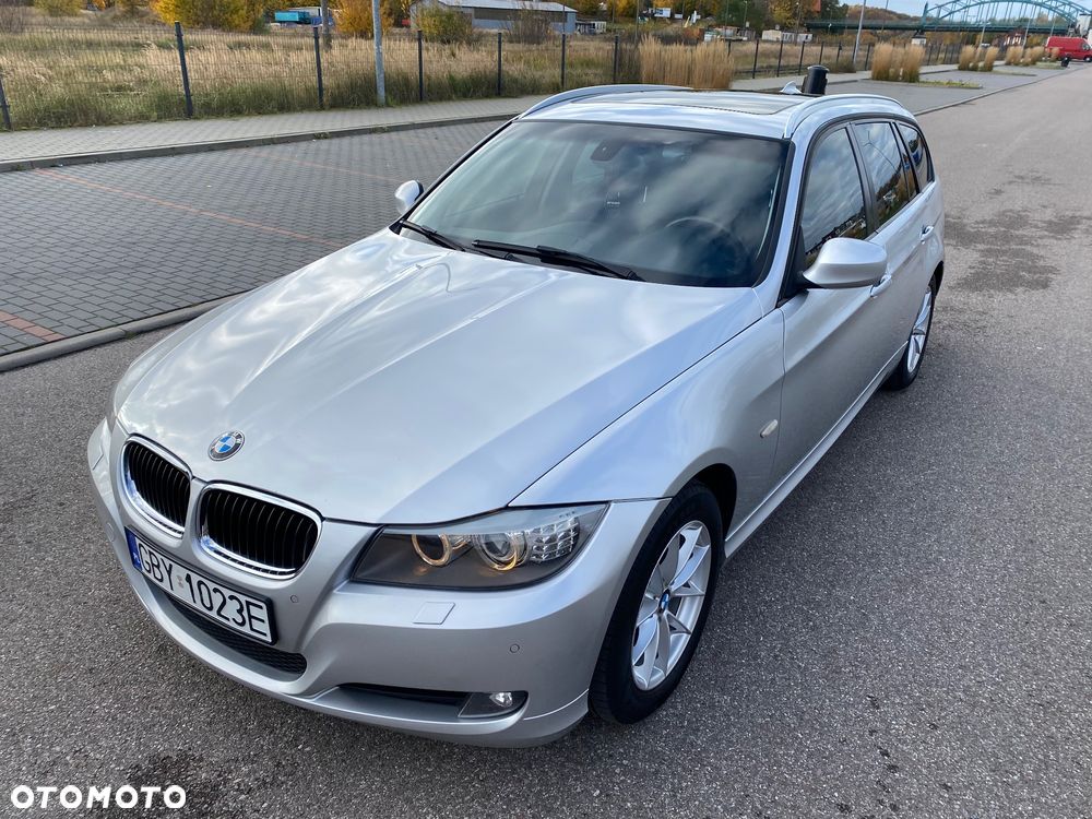 BMW Seria 3 320d DPF Touring - 1