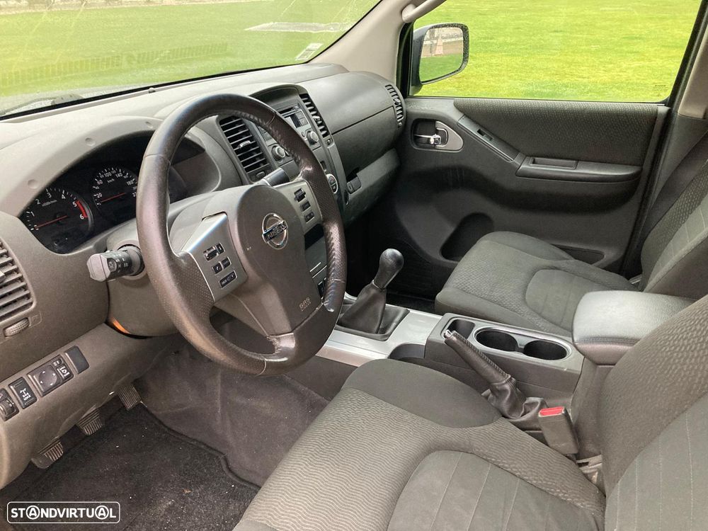 Nissan Navara 2.5 dCi CD LE Hi-Tech 4WD - 13