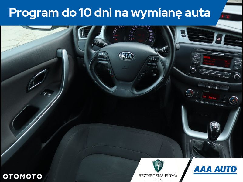 Kia Ceed - 8