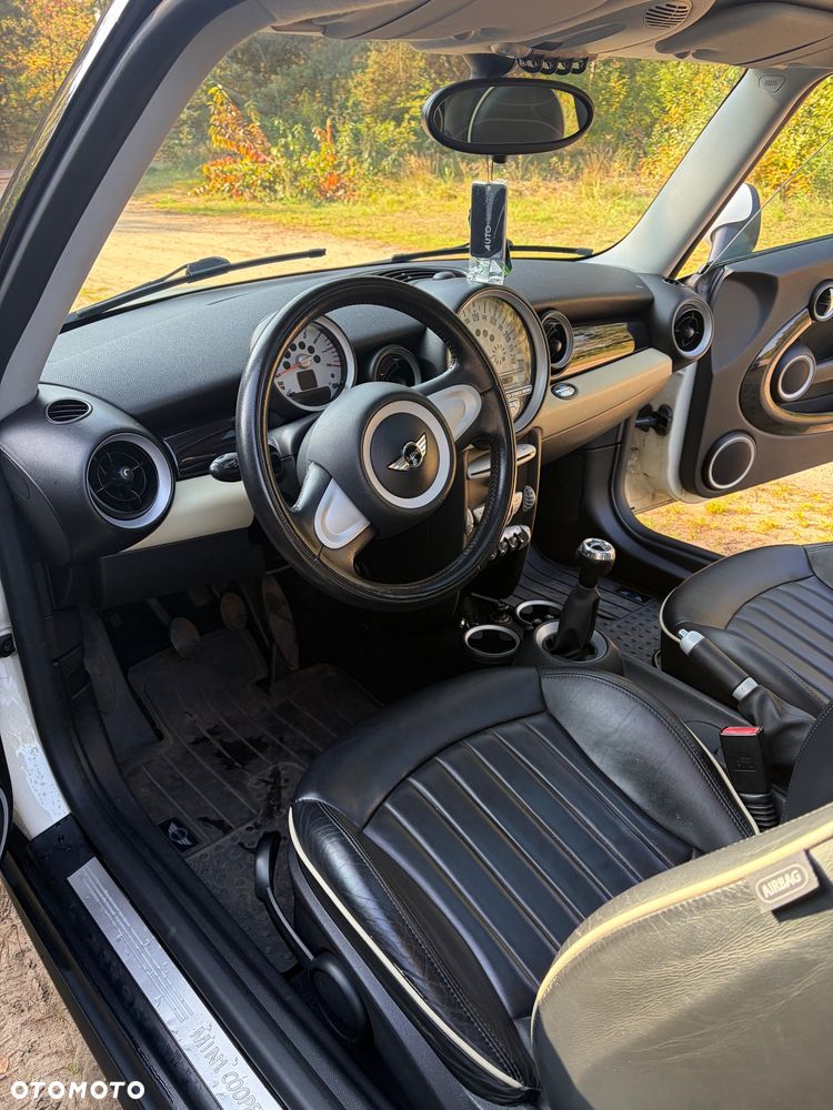 MINI Cooper Standard - 4