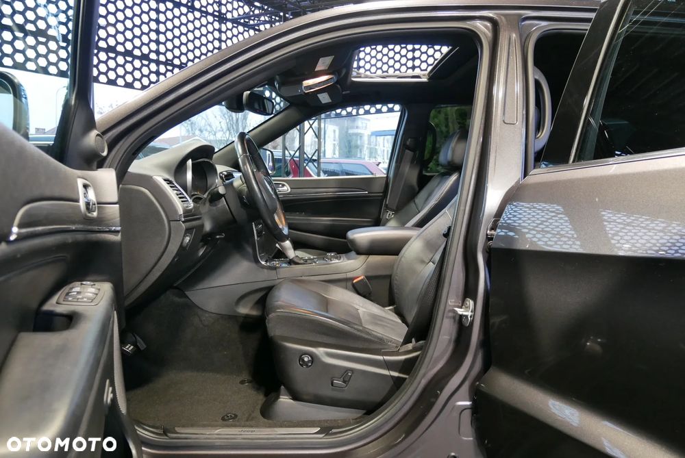 Jeep Grand Cherokee - 8