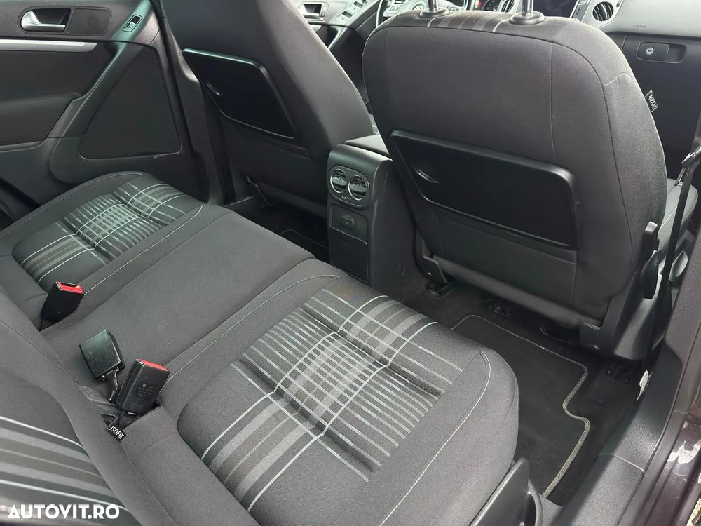 Volkswagen Tiguan 2.0 TDI SCR 4MOTION BlueMotion Technology DSG Lounge Sport & Style - 9