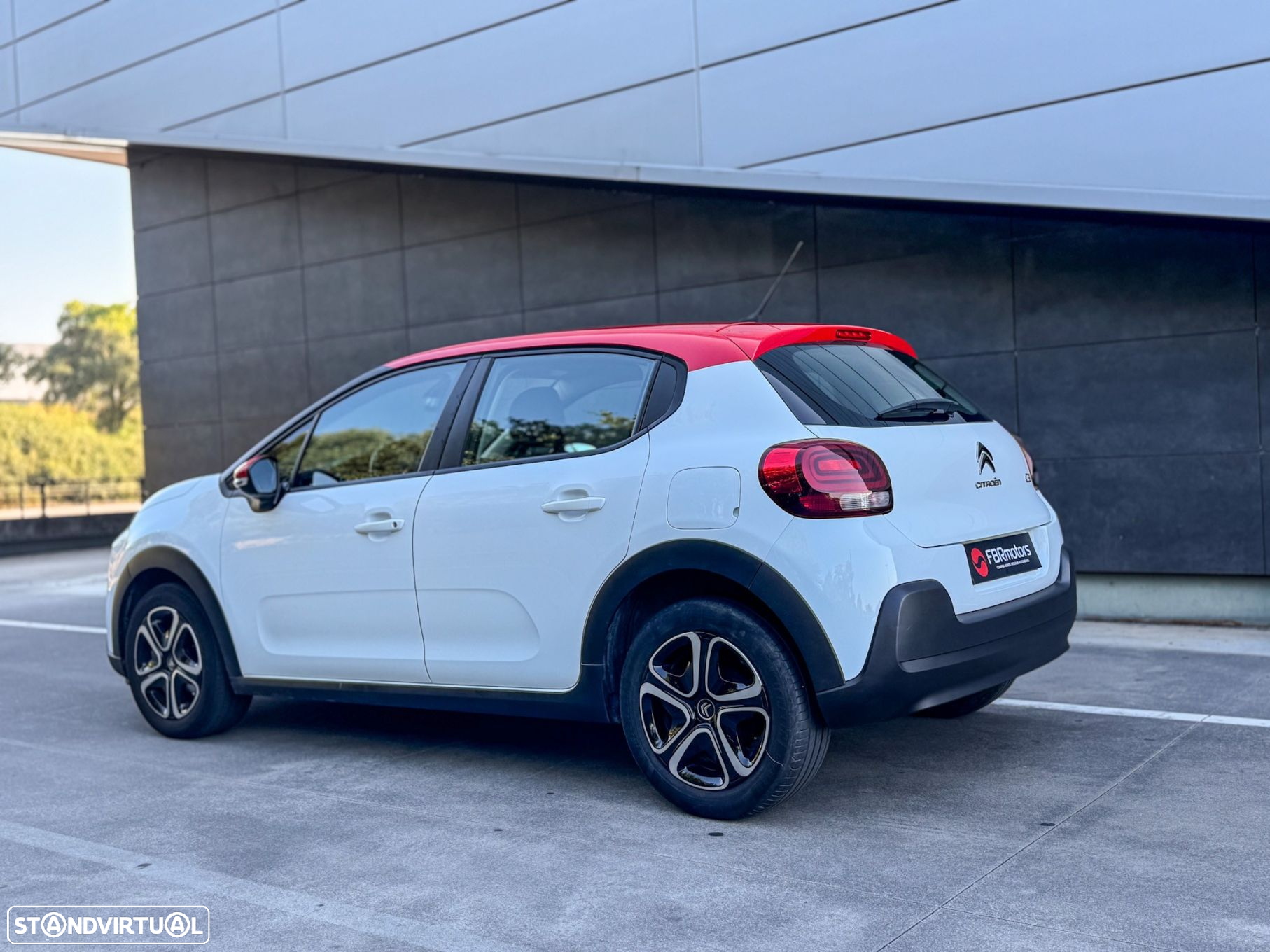 Citroën C3 1.2 PureTech Shine - 3