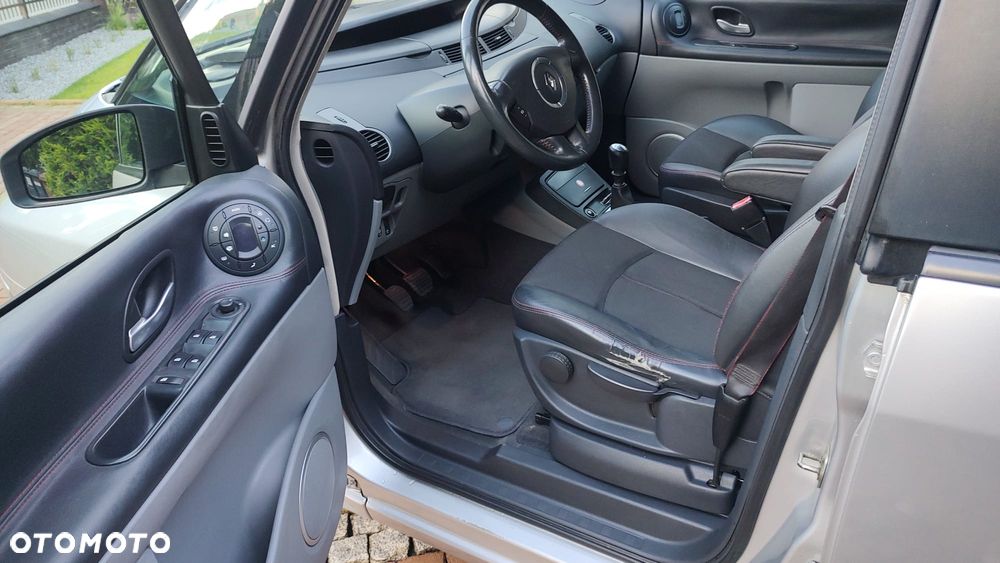 Renault Espace 2.0 dCi FAP Expression - 11