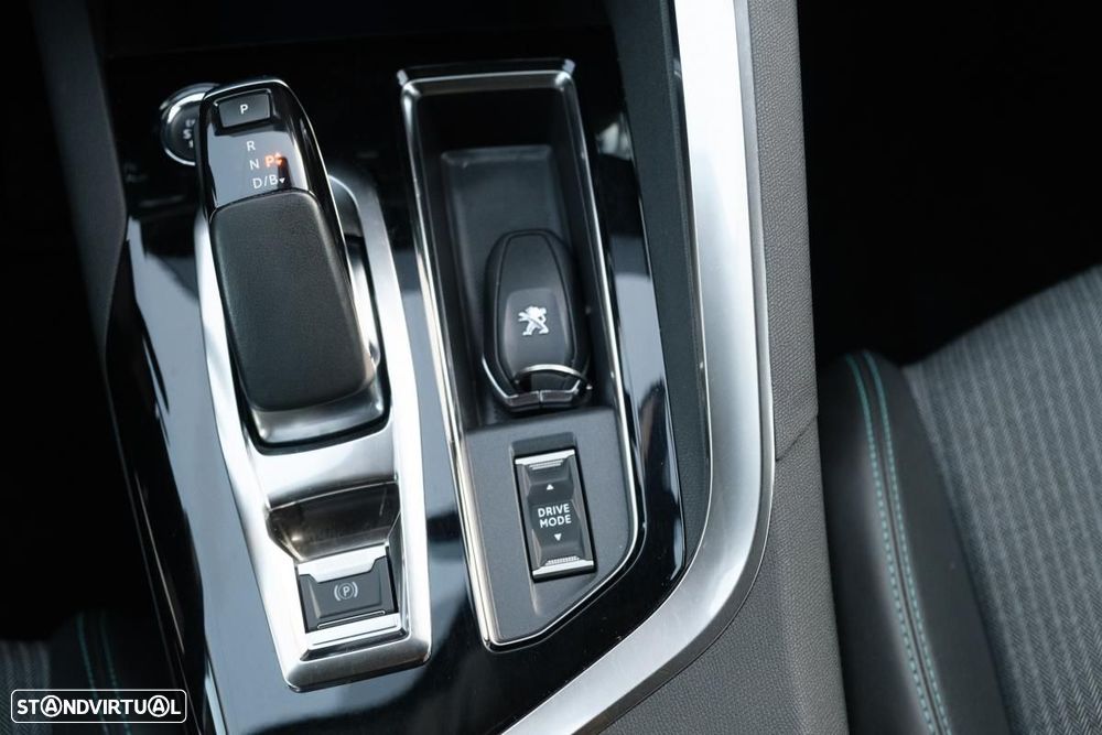 Peugeot 3008 225 e-EAT8 Allure - 8