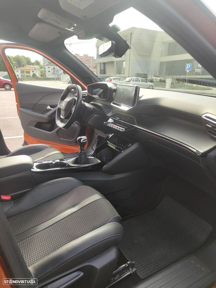 Peugeot 2008 - 11