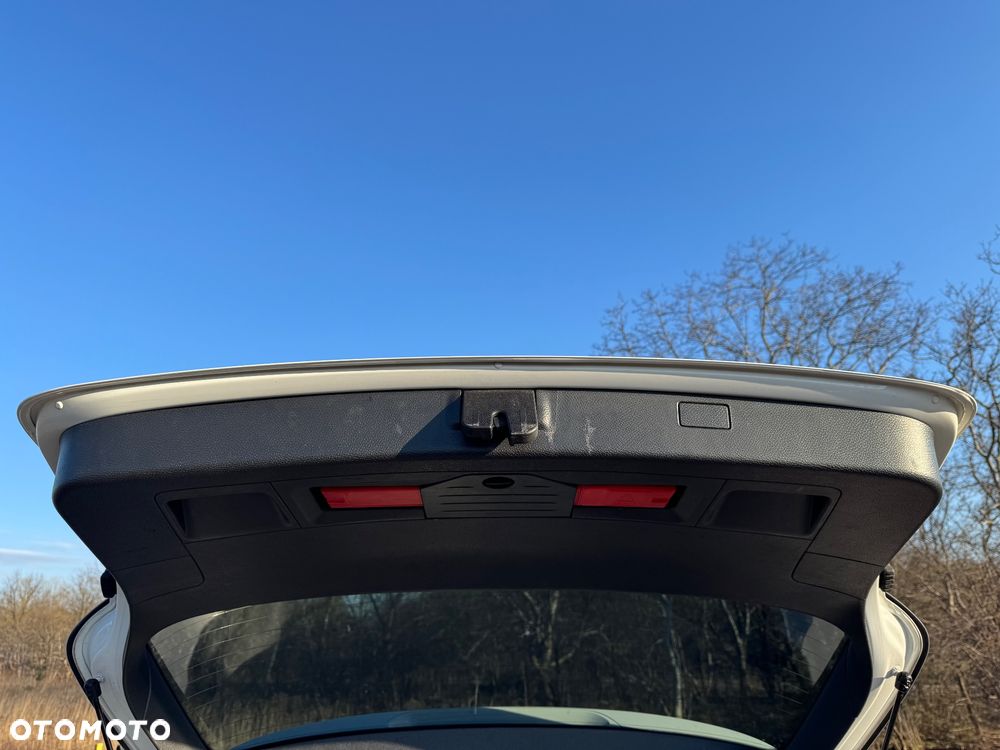 Volkswagen Passat 2.0 TDI Highline R-Style DSG - 29
