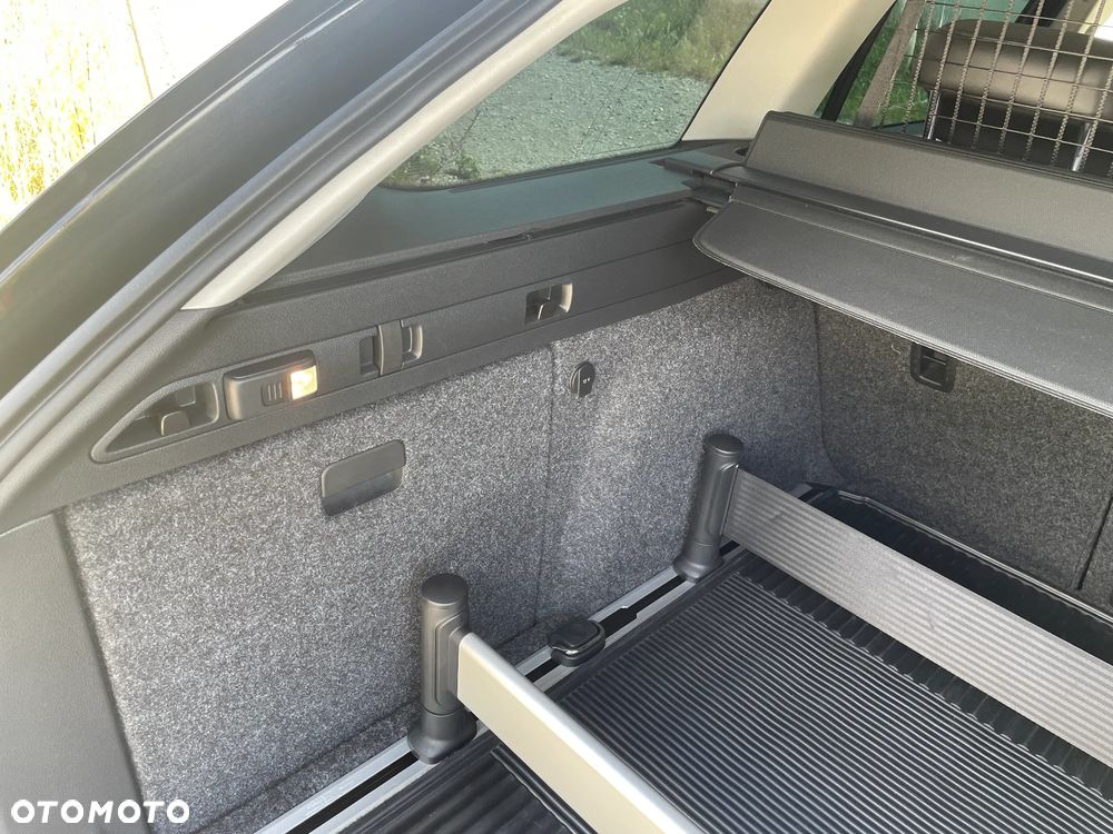 Skoda Superb 2.0 TSI Elegance DSG - 25