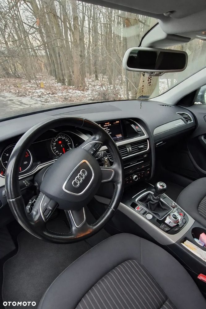 Audi A4 Avant 2.0 TDI Quattro Line - 35