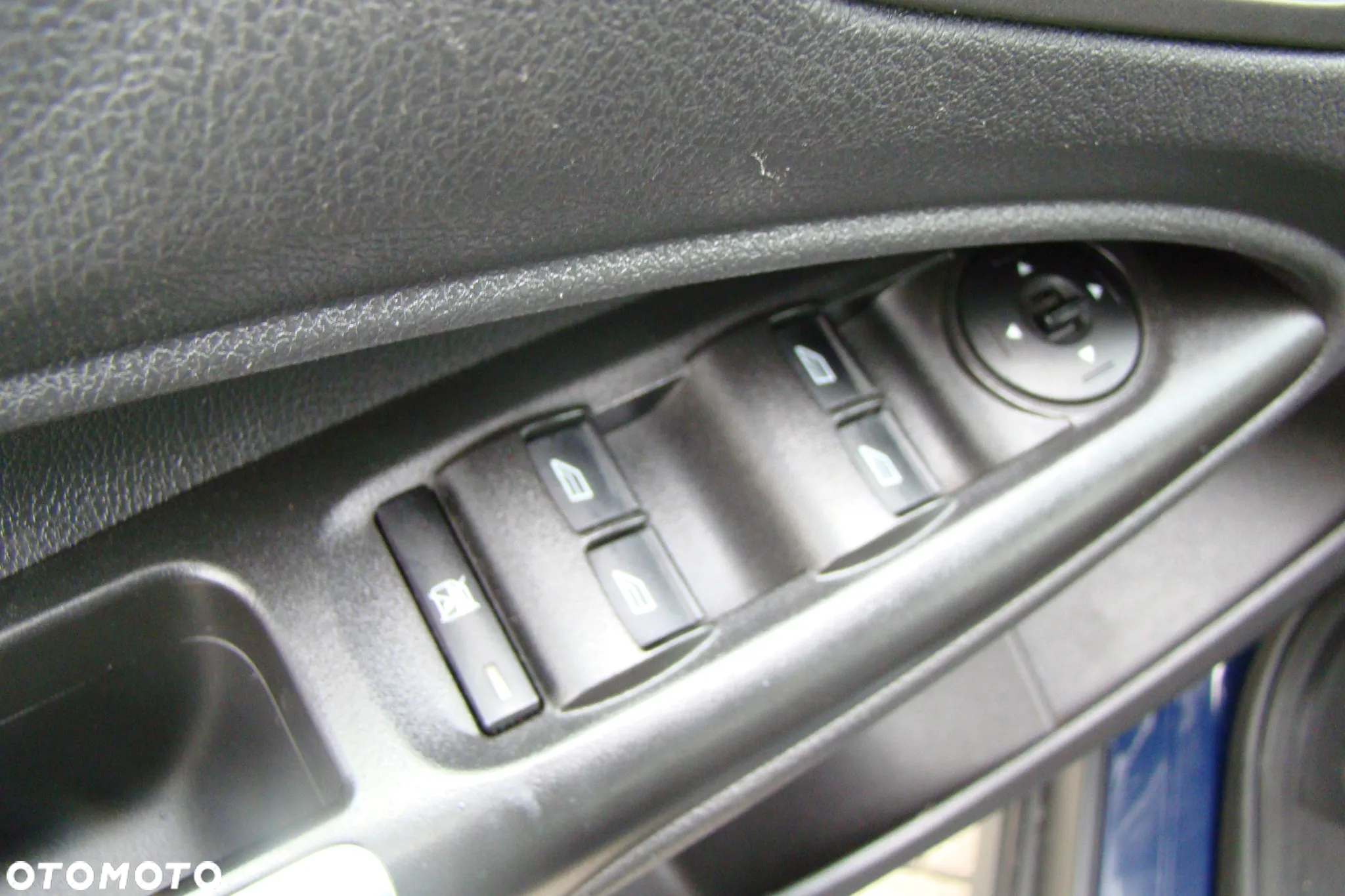 Ford Tourneo Connect - 10