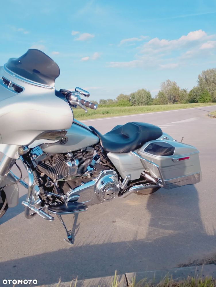 Harley-Davidson Touring Street Glide - 4