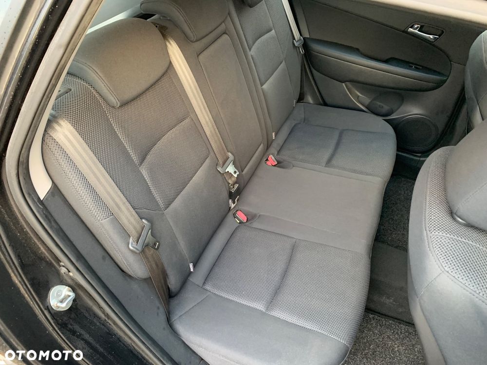 Hyundai i30 1.6 blue Comfort - 11