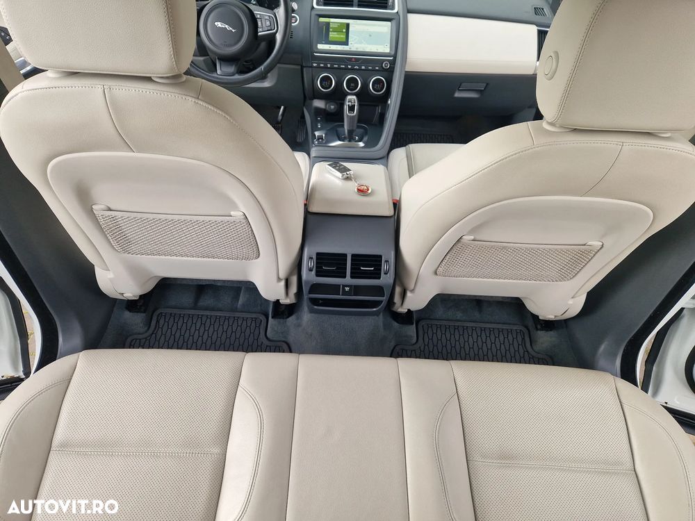 Jaguar E-Pace D150 AWD Base - 19