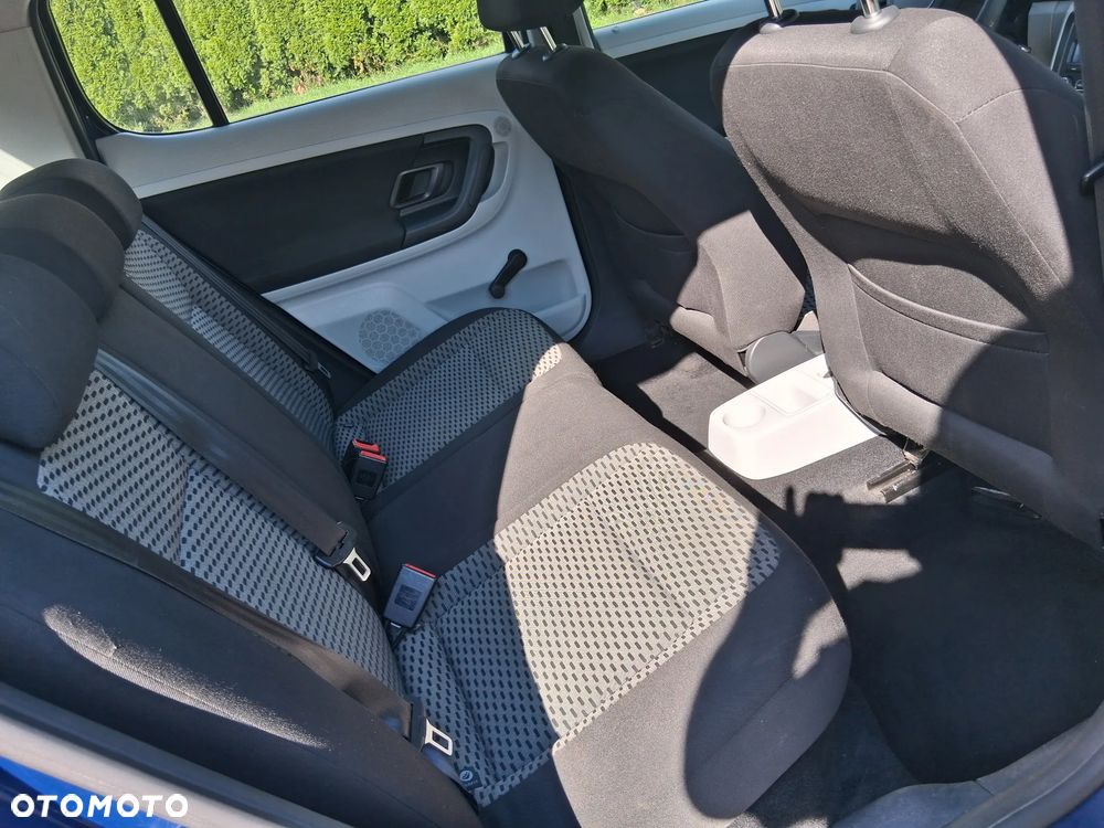 Skoda Fabia 1.2 HTP Ambiente - 23