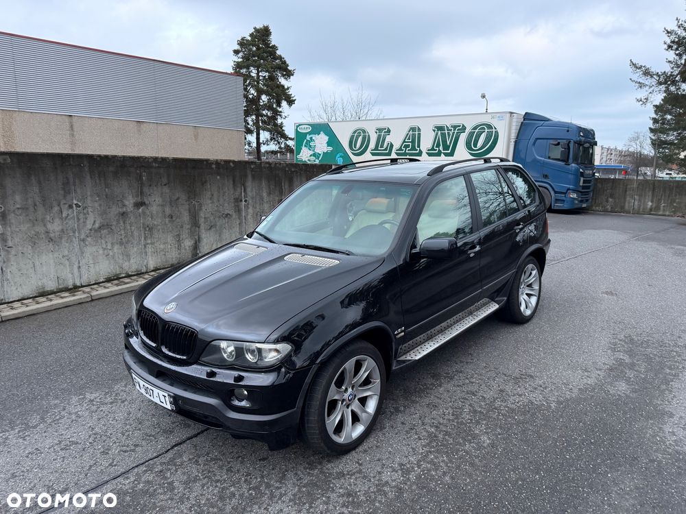 BMW X5 4.8is - 1
