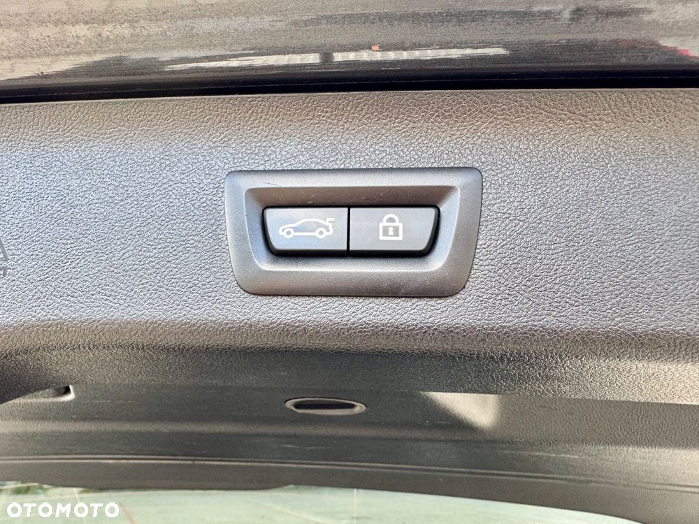 BMW Seria 5 530i Touring M Sport Edition - 17