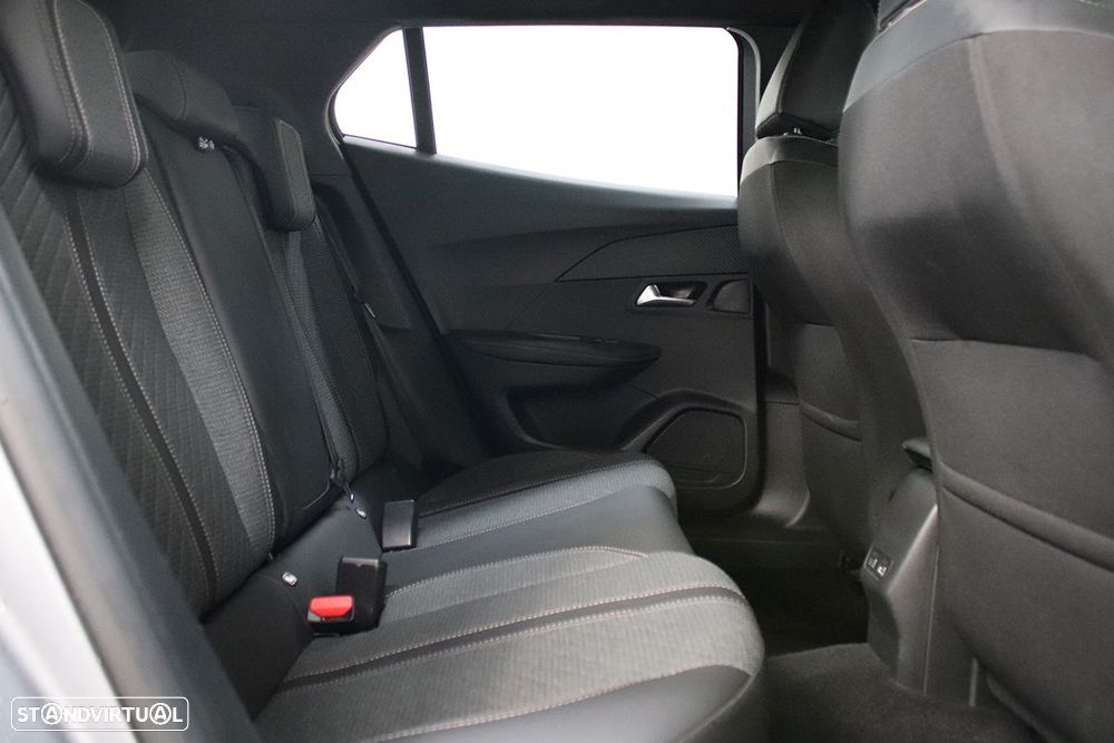 Peugeot 2008 1.2 PureTech Allure - 22