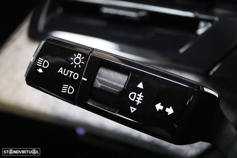 Peugeot 3008 1.2 Hybrid Allure e-DCS6 - 18