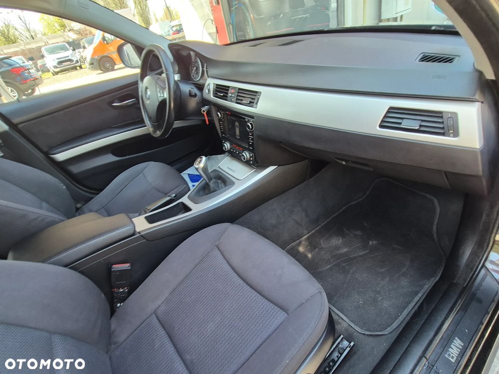BMW Seria 3 320d - 31