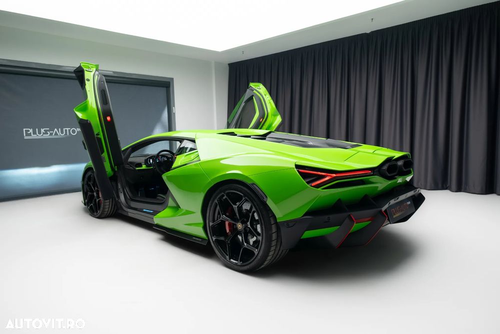 Lamborghini Revuelto - 7