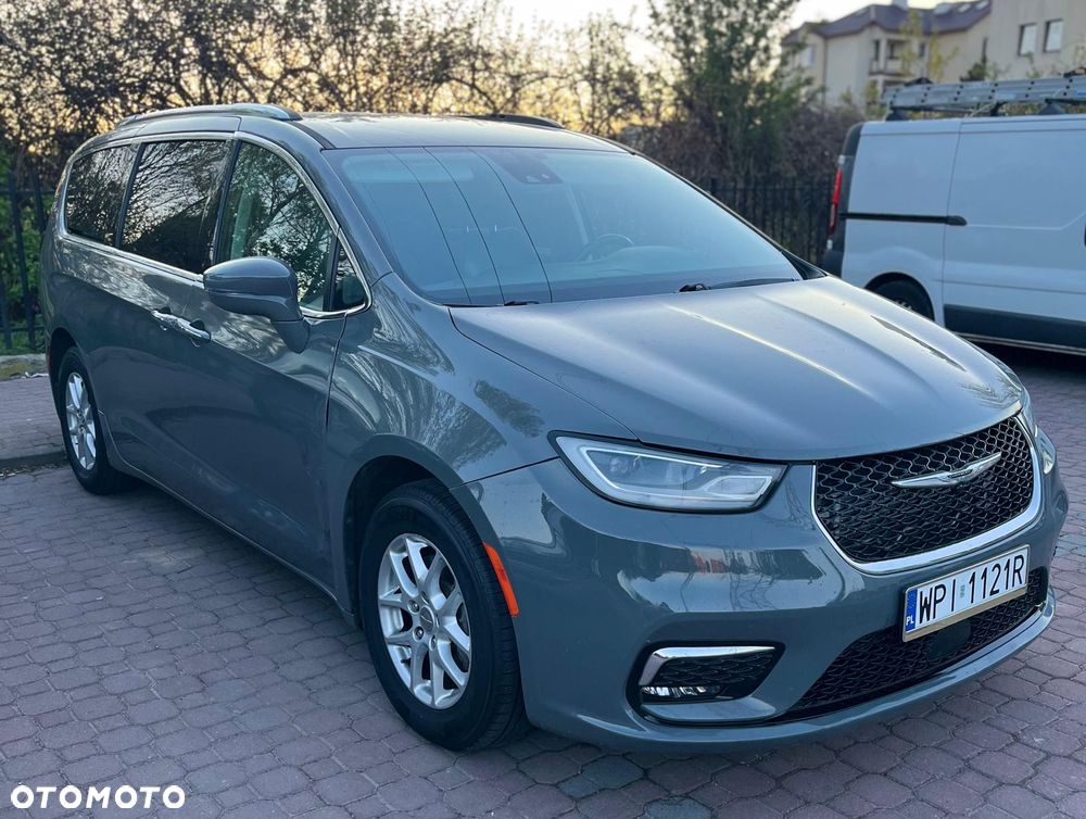 Chrysler Pacifica - 11