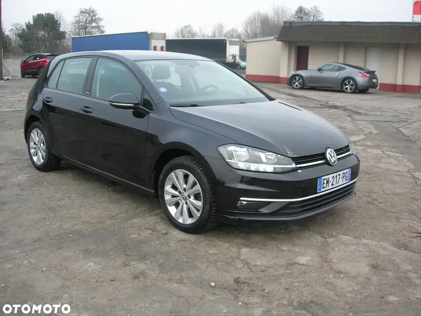 Volkswagen Golf - 1