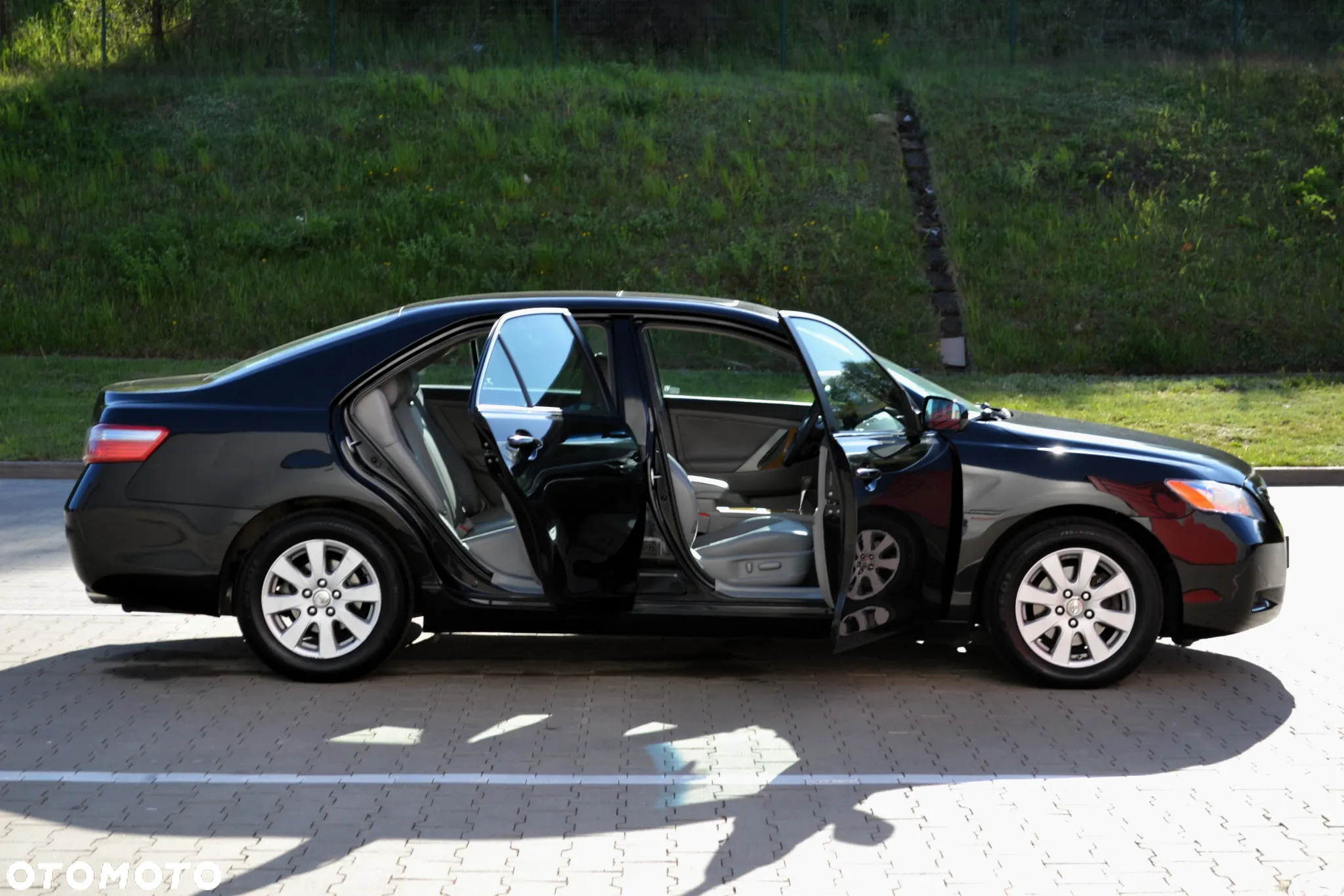 Toyota Camry 3.5 V6 SE - 30