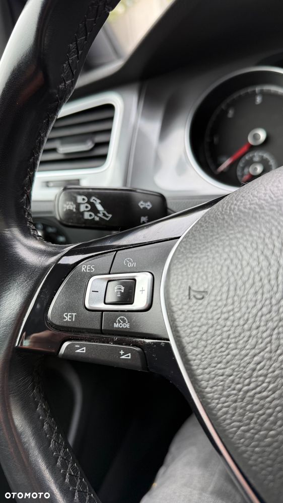 Volkswagen Golf 2.0 BlueTDI 4Motion Highline - 38