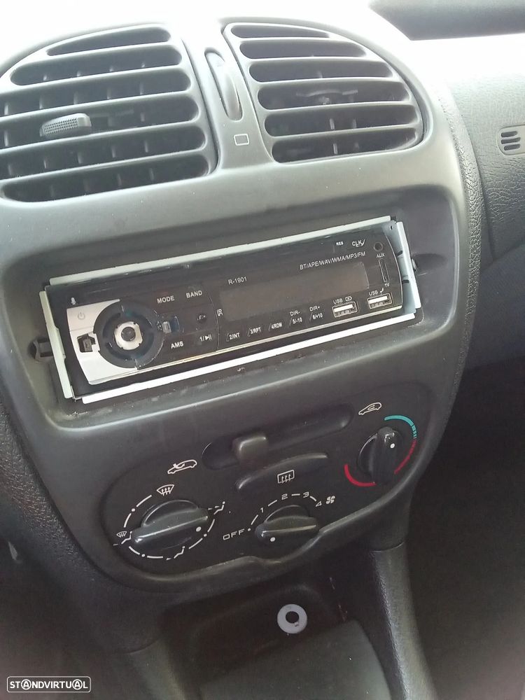Peugeot 206 1.1 XR - 4
