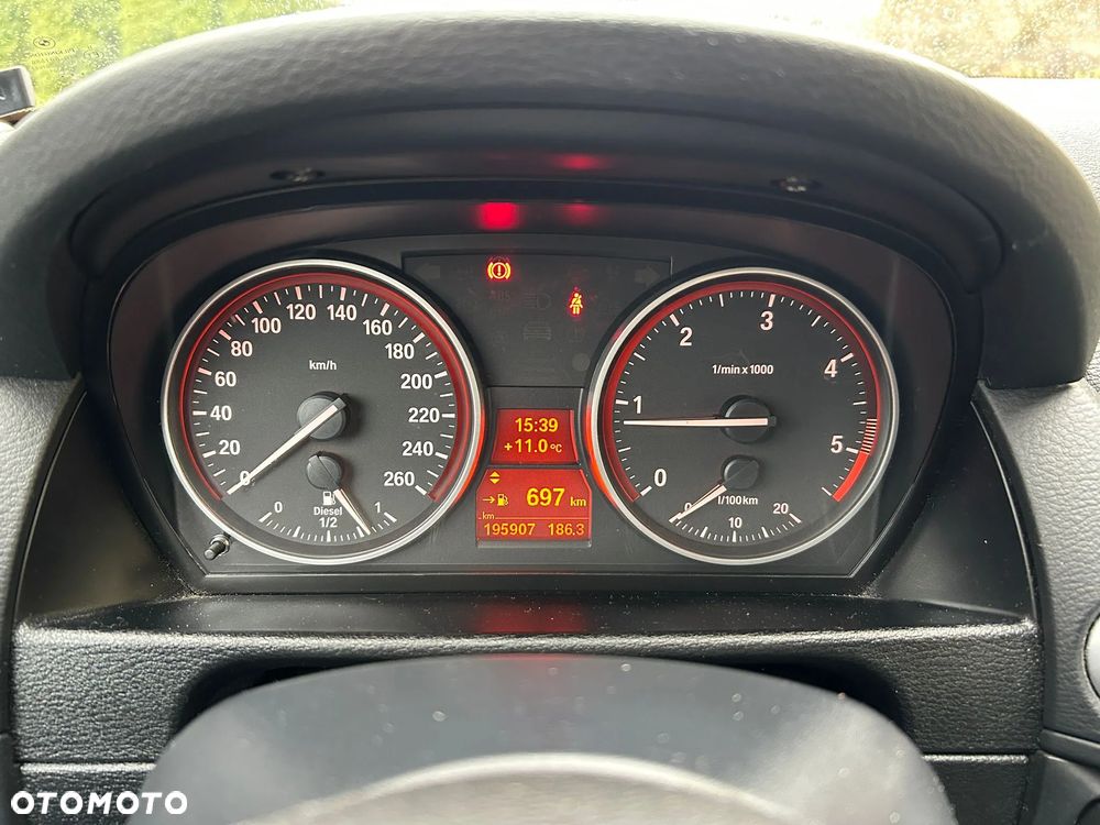 BMW X1 xDrive18d xLine - 12