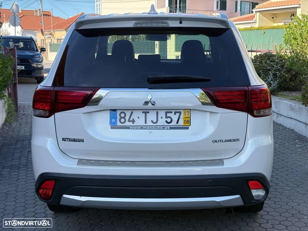 Mitsubishi Outlander 2.2 DI-D Instyle Navi - 6
