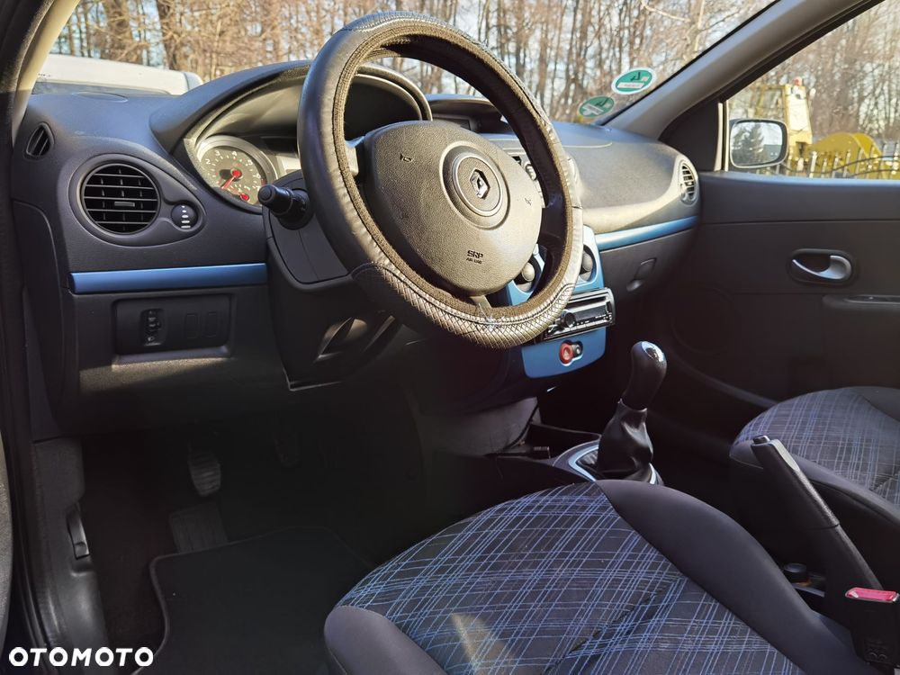 Renault Clio 1.2 16V 75 Dynamique - 13