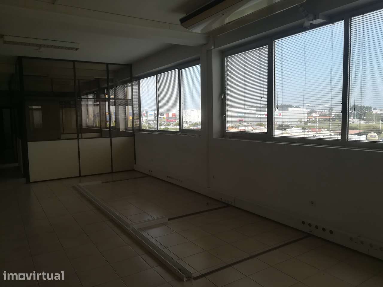 Escritórios com 270 m2, EXPONOR-LEÇA DA PALMEIRA. - Grande imagem: 4/12