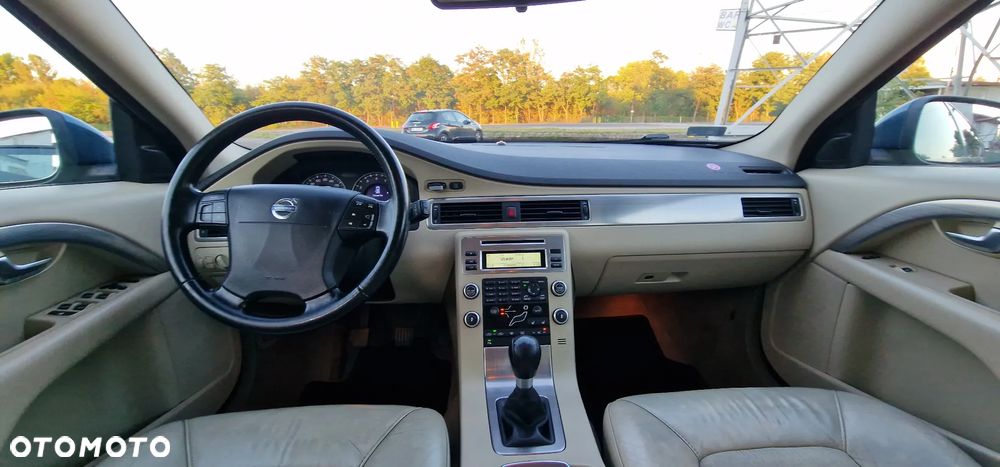 Volvo V70 2.0 Momentum - 6