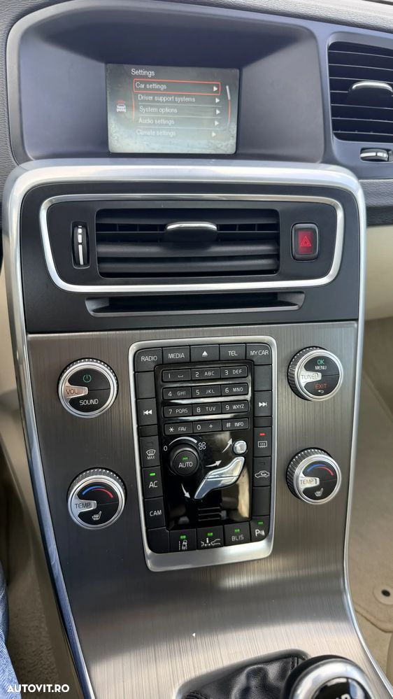 Volvo S60 D5 Summum - 9