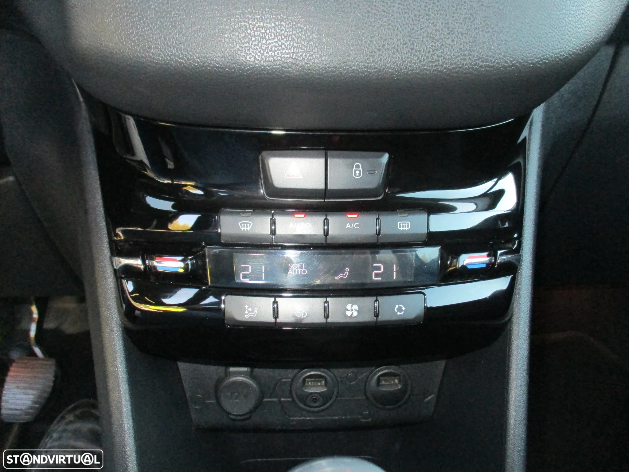 Peugeot 208 1.6 e-HDi Allure - 15