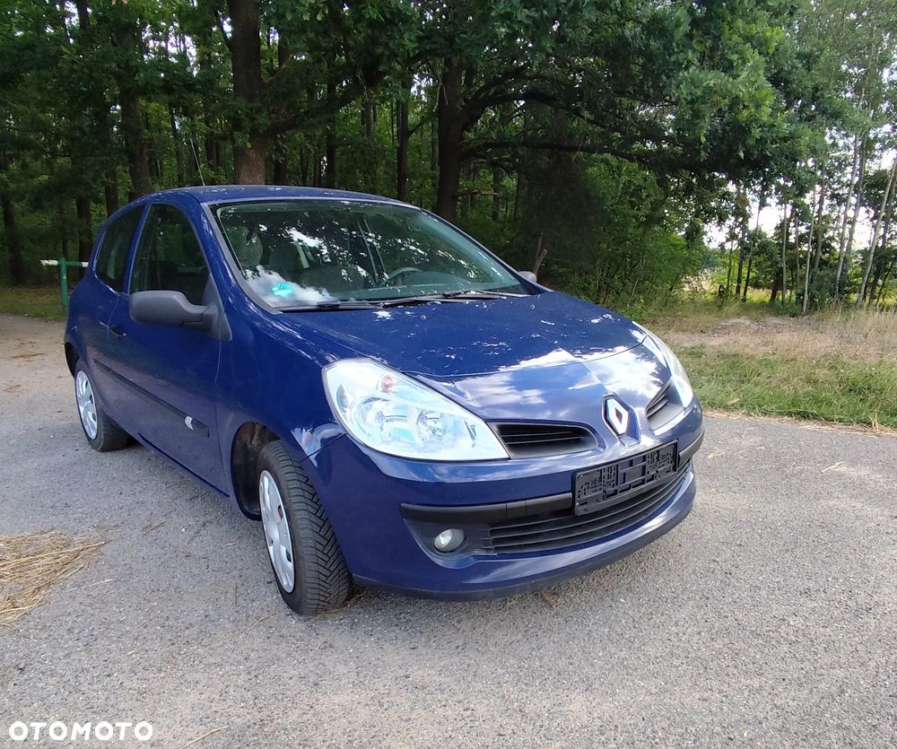 Renault Clio 1.2 16V Emotion - 10