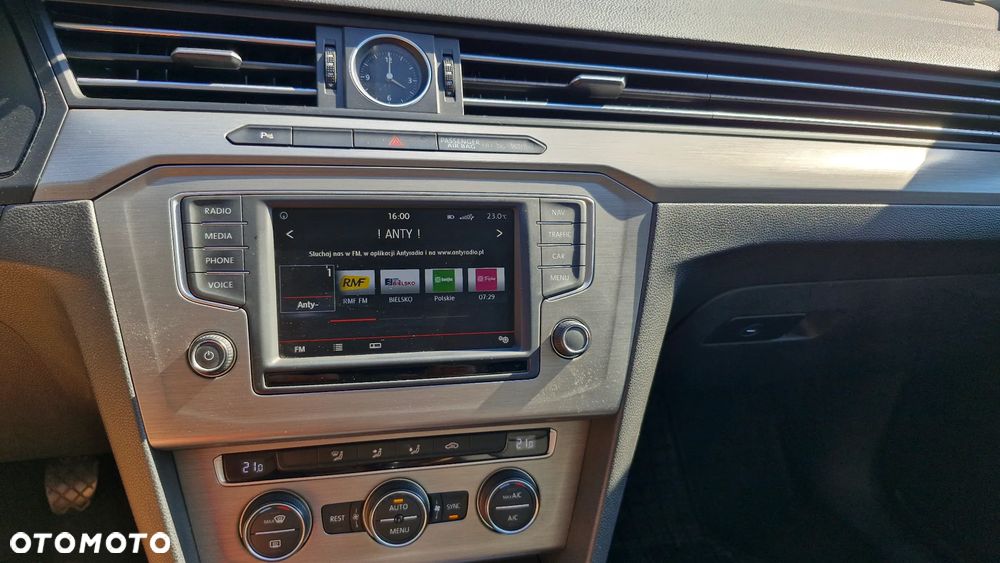 Volkswagen Passat 2.0 TDI BMT Trendline - 17