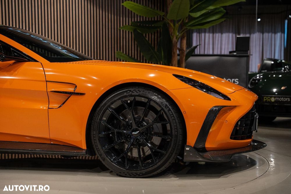 Aston Martin V8 Vantage - 13