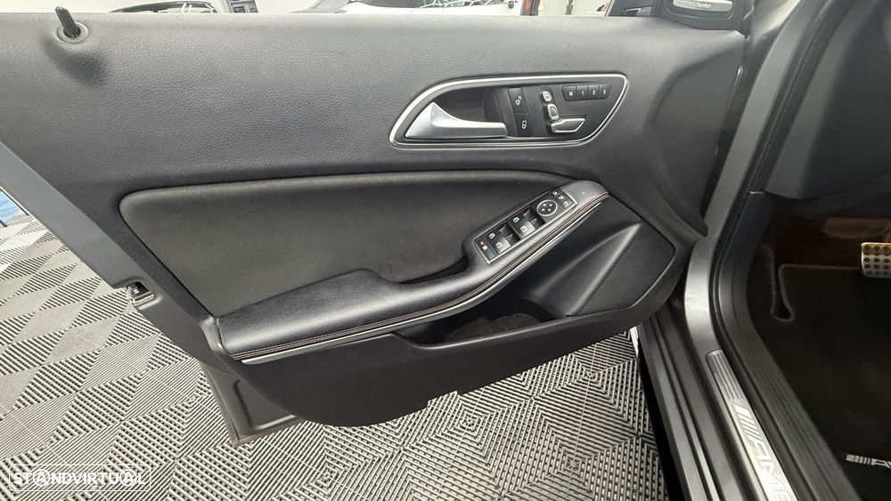 Mercedes-Benz A 45 AMG 4-Matic - 22