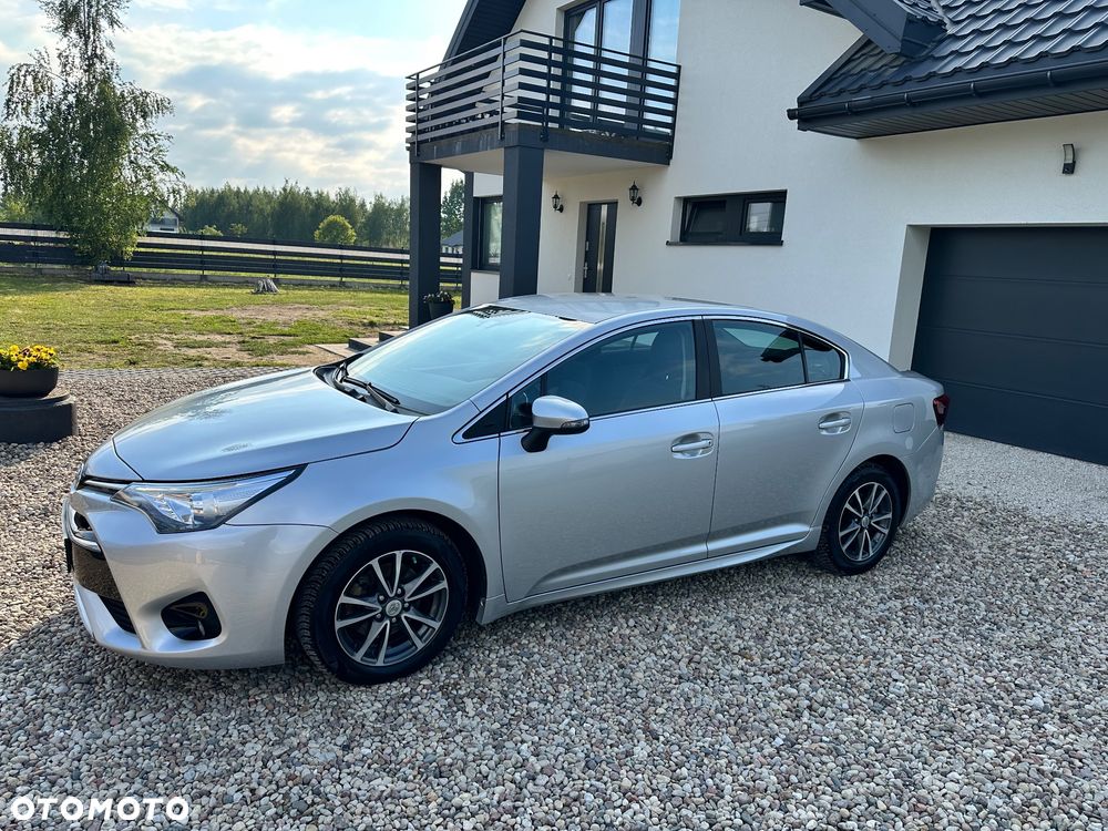 Toyota Avensis 1.8 Active - 15