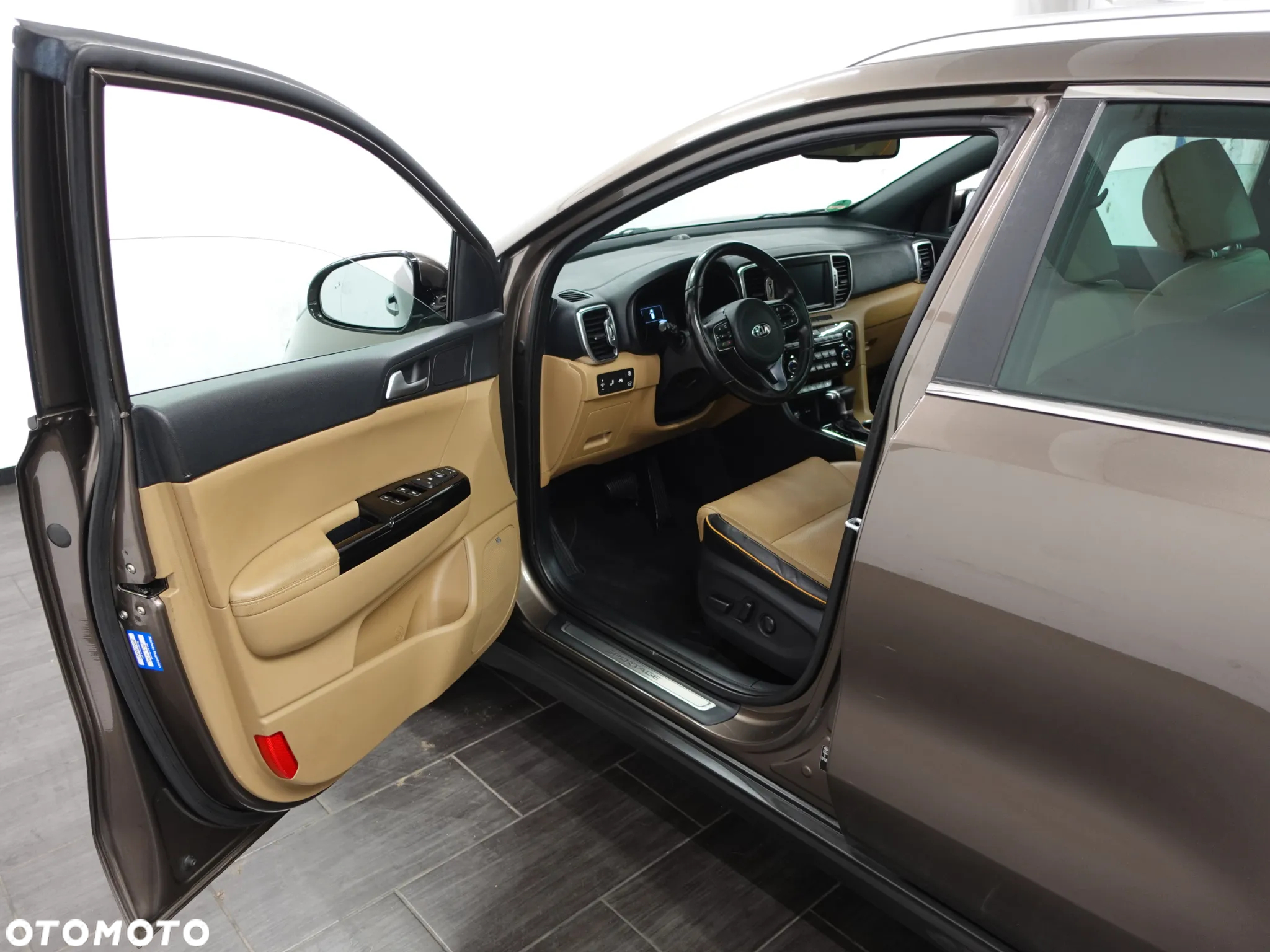 Kia Sportage 2,0 CRDI AWD Platinum - 15