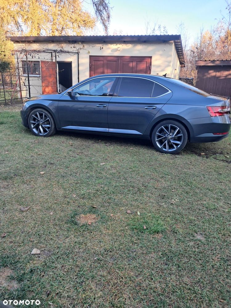 Skoda Superb 2.0 TDI Ambition DSG - 1