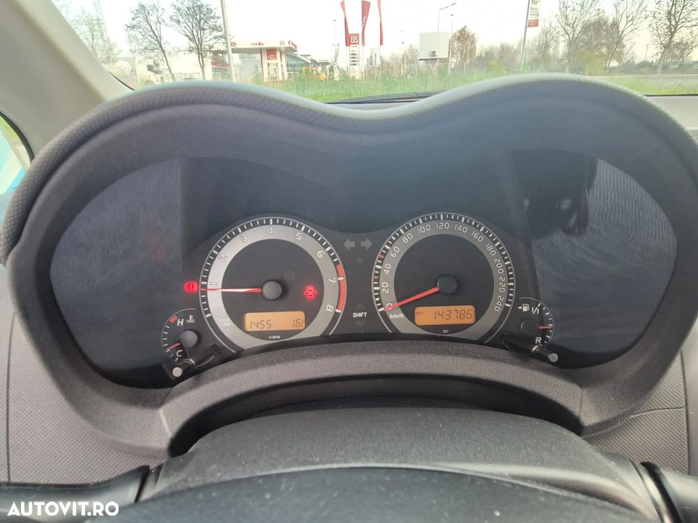 Toyota Auris 1.6 L Valvematic Sol - 6