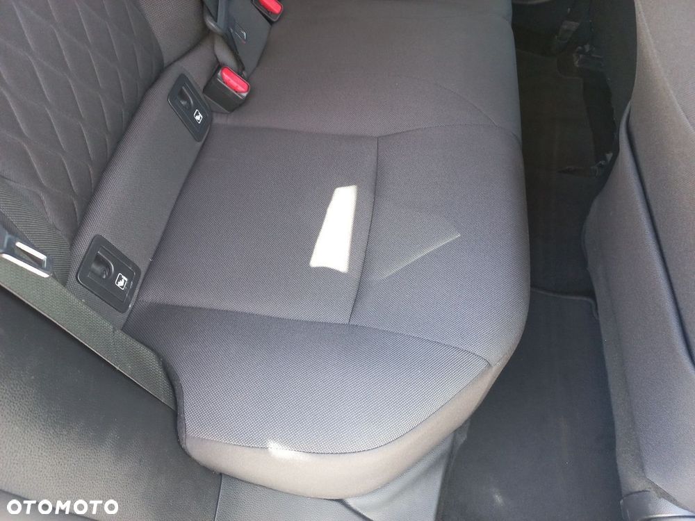 Toyota Corolla - 12