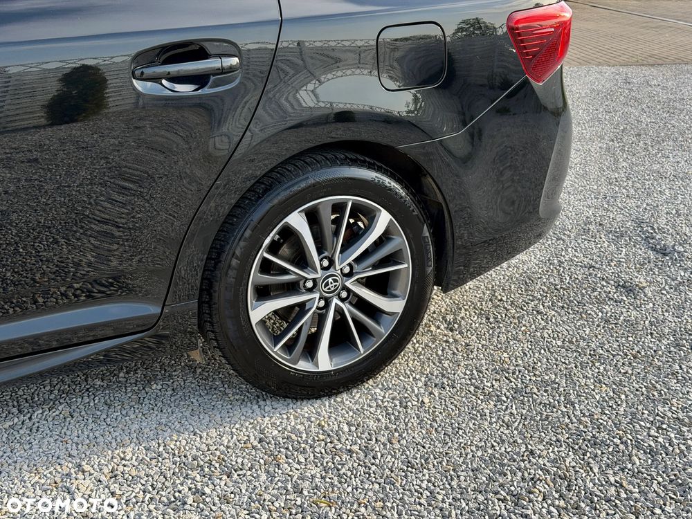 Toyota Avensis 2.0 D-4D Premium - 23