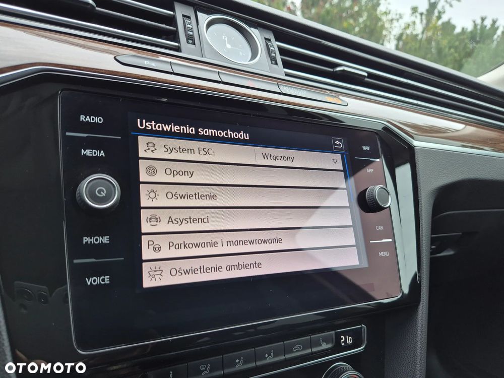 Volkswagen Passat 2.0 TDI BMT Highline - 26