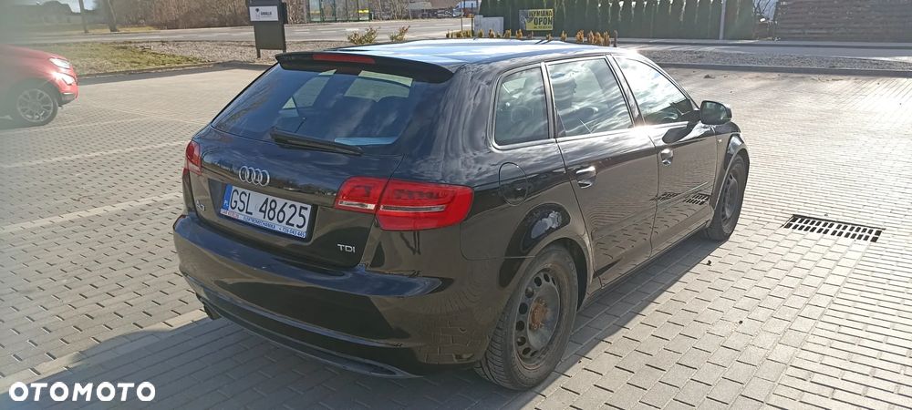 Audi A3 Sportback 1.6 TDI DPF S line Sportpaket - 13