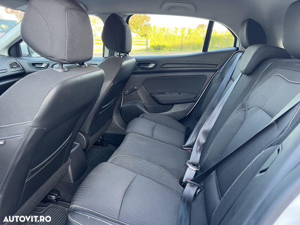 Renault Megane BLUE dCi 115 EQUILIBRE - 6