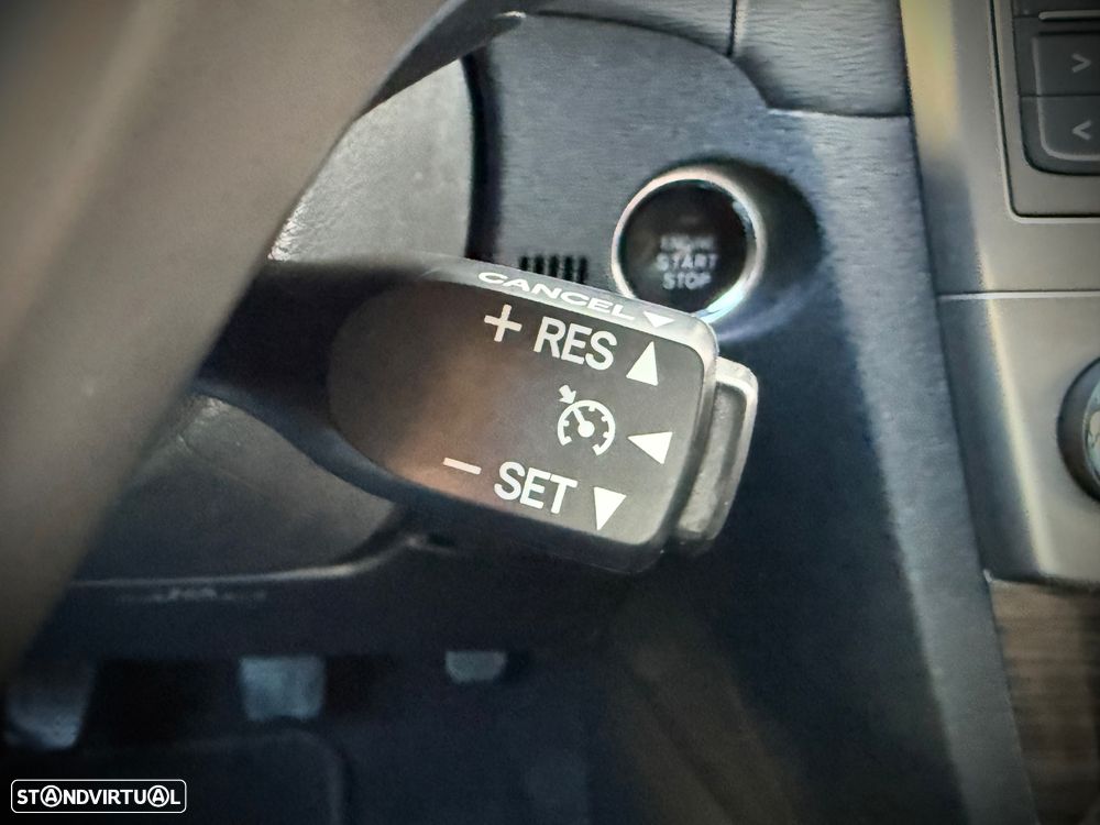 Toyota Avensis SW 2.0 D-4D Luxury - 19